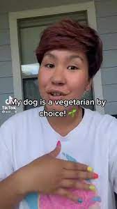 SJW Demonstrating that Her Dog is a Vegetarian. Fails Hilariously. Hahahaha!!