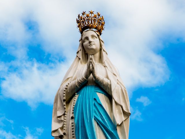 French Catholics Processing on Immaculate Conception Threatened With Death By Muslims